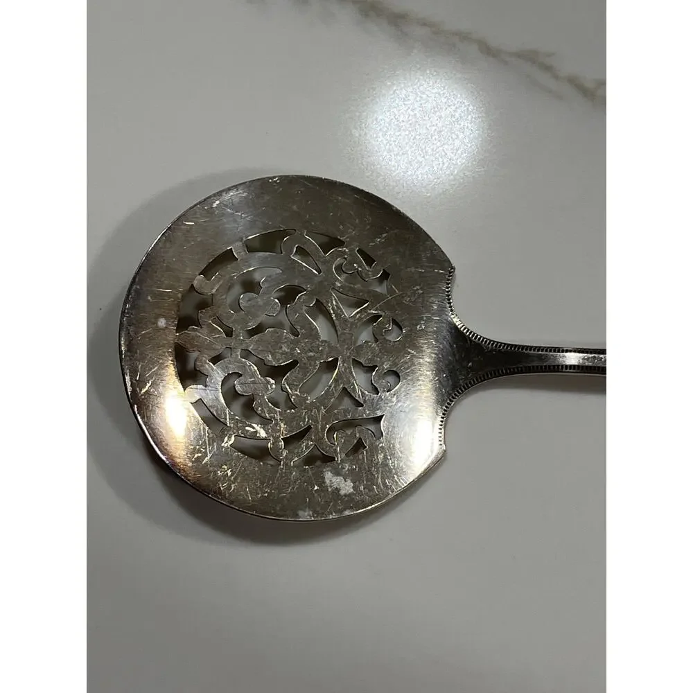 GROSVENOR‎ 1921 Silverplate Pierced Tomato Server No Monogram